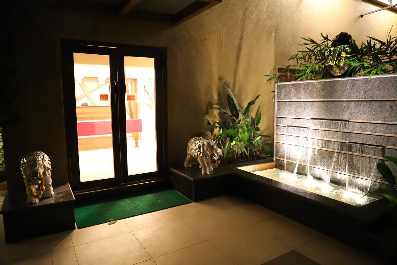 Hotel Reyansh Grand Boisar Extérieur photo